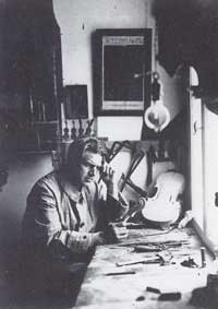 Gaetano Sgarabotto in his workshop 1929
