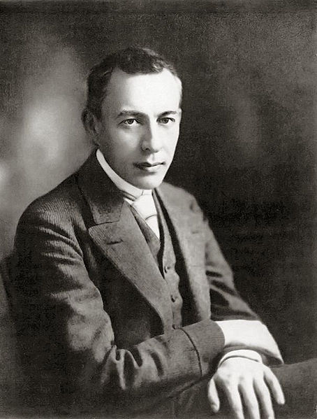454px-Rachmaninov.jpg